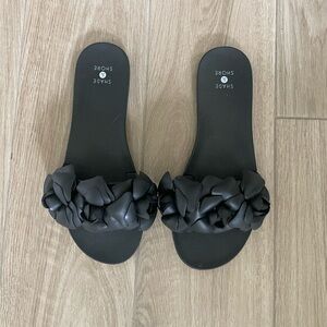 Shade & Shore Black Floral Slide Sandals